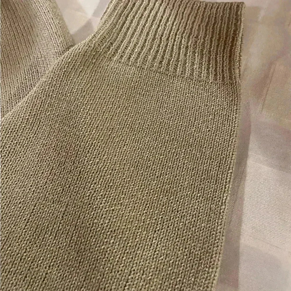 ๐ฅ6/$20 or 10/$40. Future Lady sweater - Picture 9 of 10